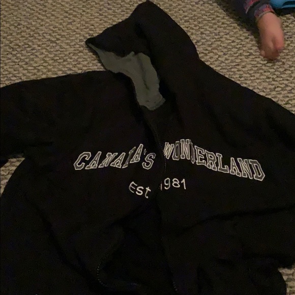 Canada’s wonderland hoodie - Picture 1 of 1
